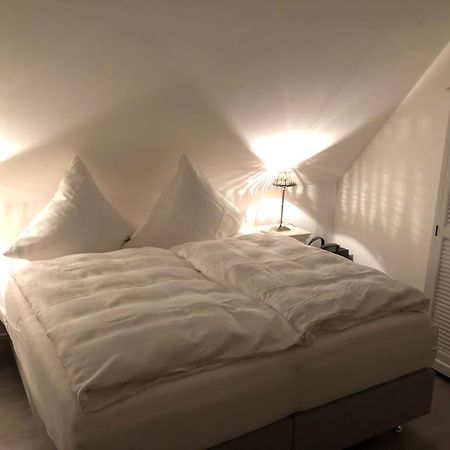 Reetdachhaus Seasons Mit Kamin & Sauna Gross Schwansee Exterior foto