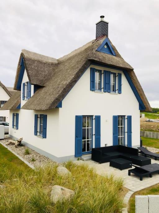 Reetdachhaus Seasons Mit Kamin & Sauna Gross Schwansee Exterior foto