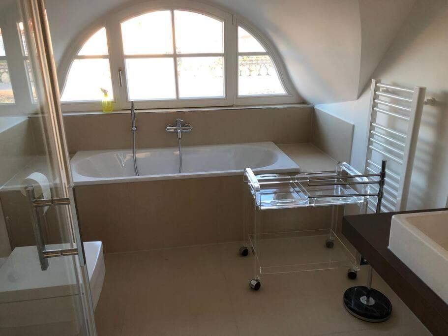 Reetdachhaus Seasons Mit Kamin & Sauna Gross Schwansee Exterior foto